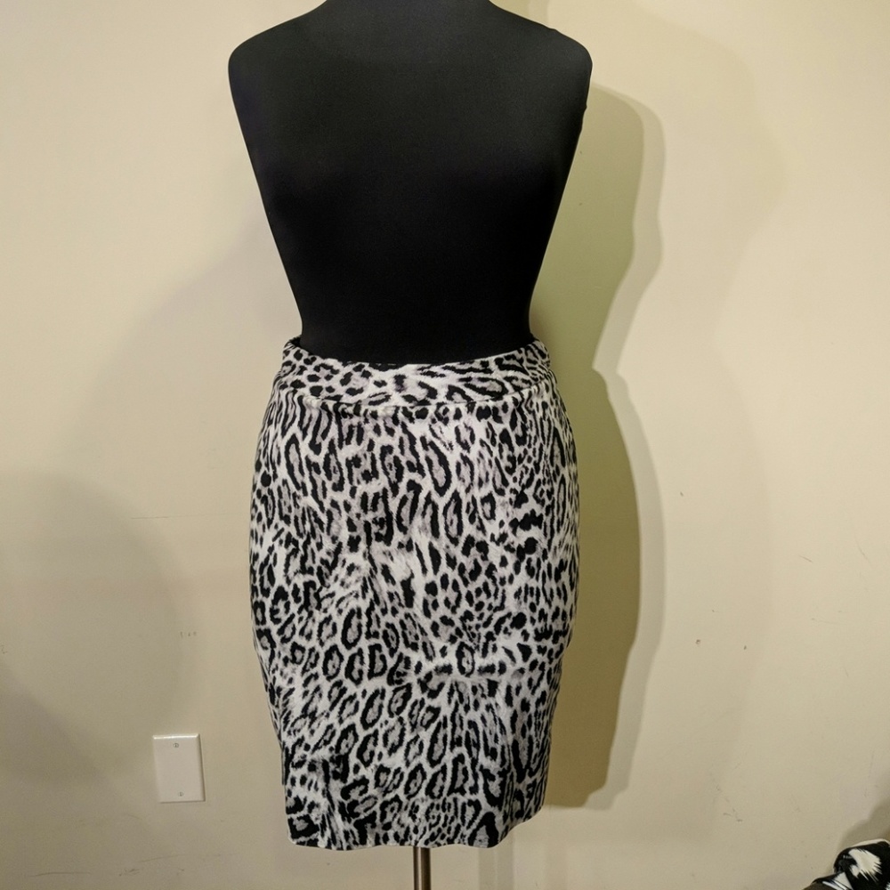 Black amd white leopard print pencil skirt